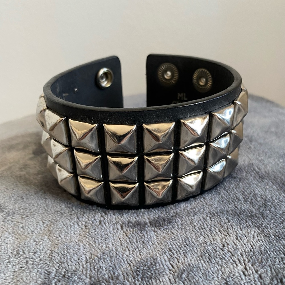 Biker Studded Hot Topic Adjustable Wrist Band - Picture 1 of 5
